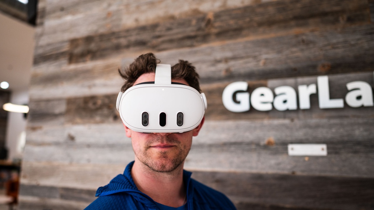 Meta Quest 3 Review (Excellent for daily personal use and easy to put on and take off, the Quest 3 offers good shareability)