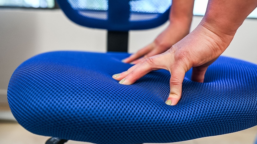 office chair - even from us pushing down, we could tell that this seat wasn&#039;t going...