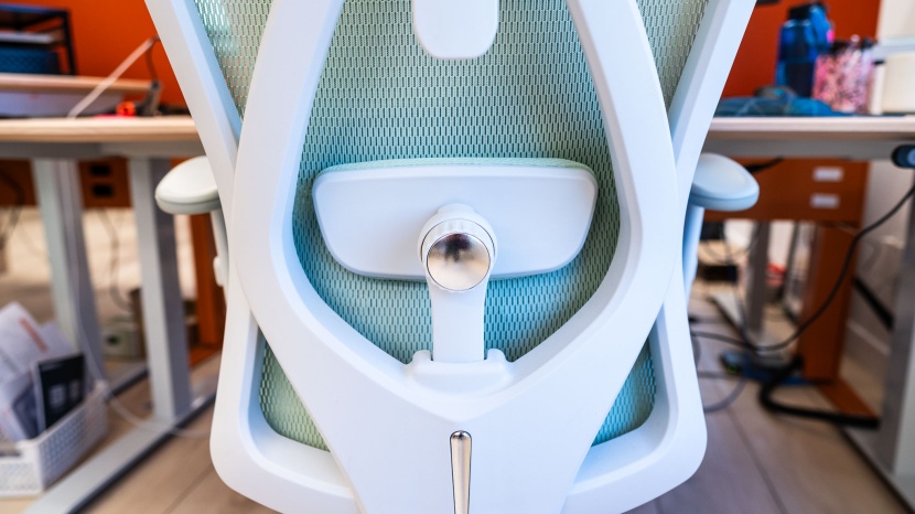 sihoo m18 ergonomic big and tall - once dialed in, the lumbar support is very competitive at this price...