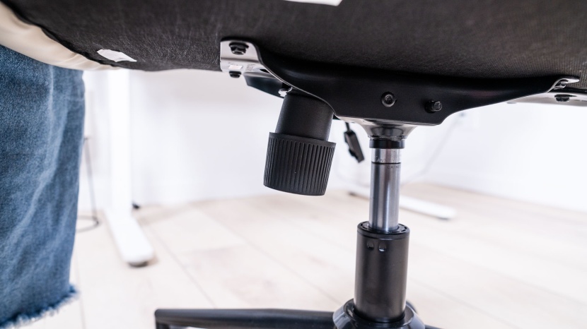 edx armless criss cross chair with wheels - while our testers appreciated the grip knob for tilt tension...