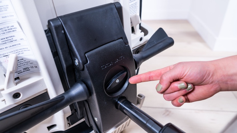 branch ergonomic - none of our testers were pleased with the small, nearly hidden tilt...