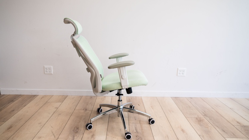 sihoo m18 ergonomic big and tall - the m18&#039;s high back and headrest is perfect for office workers who...