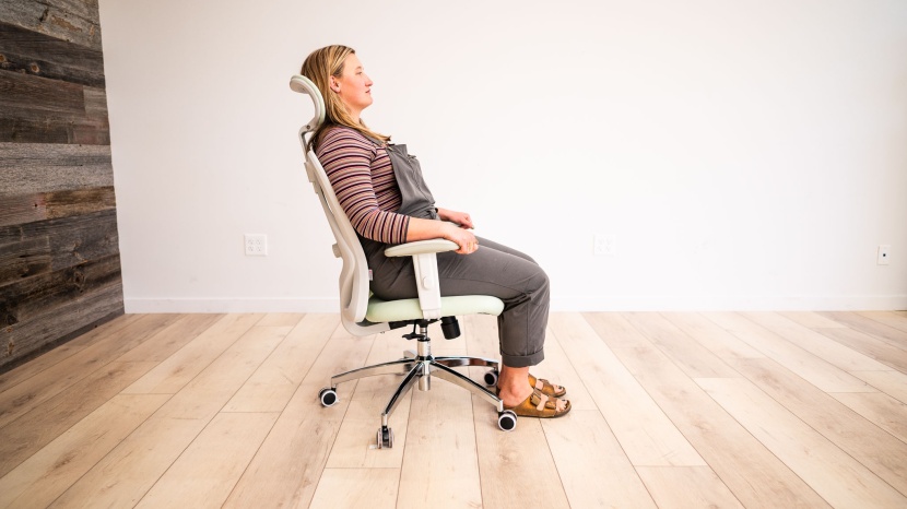 office chair - our lead tester, rachael lamore, tests the sihoo m18 for...