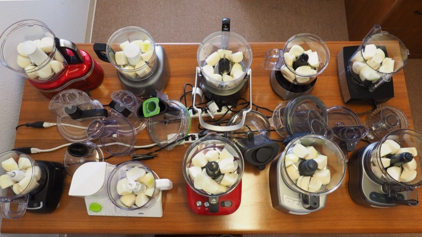 magimix 4200xl - onions are quartered and loaded in to test how well each food...