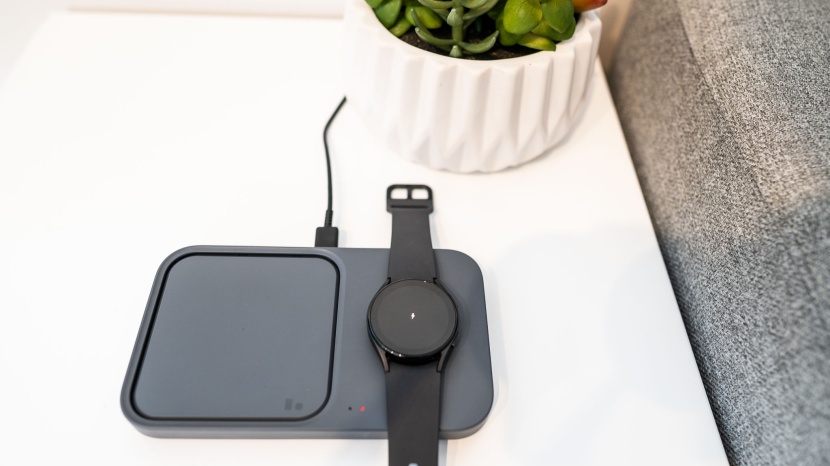 samsung's duo pad will charge samsung watches (but not apple watches).