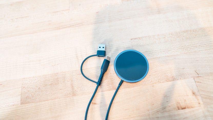 wireless charger - we had high hopes for the jsaux, considering the stylish look, color...