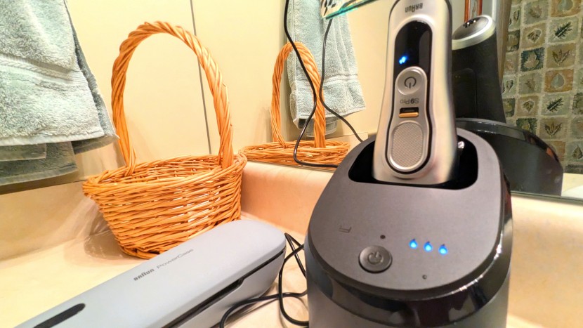 braun series 9 pro - giving our braun a thorough cleaning.