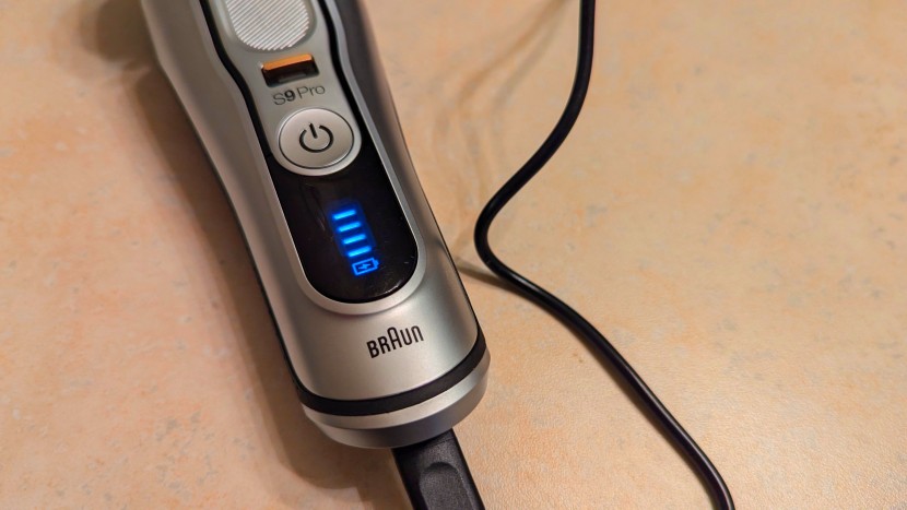 braun series 9 pro - pulling a charge with our power cord before continuing with more...