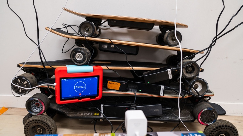 we test charge time by starting with a fully drained board then...