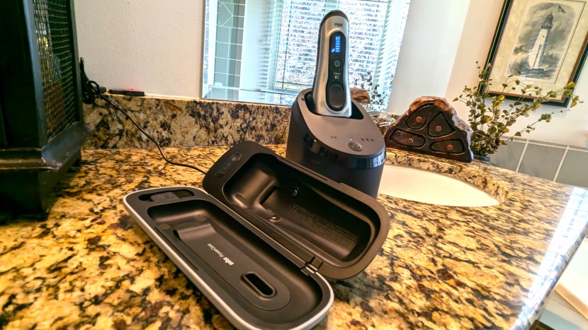 braun series 8 with powercase - giving our series 8 a thorough cleaning. the solution is isopropyl...