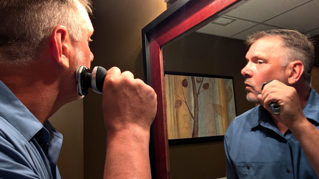 philips norelco s9000 prestige - testing our rotary razor against four days of scruff -- passing grade.