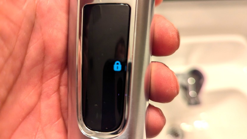 philips norelco s9000 prestige - one of the many helpful icons packed into this razor's convenient...