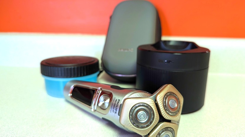 philips norelco s9000 prestige - sparkling clean and ready for the next round of testing.