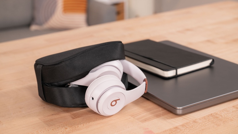 beats solo 4 - we loved the beats compact, fold-up design.