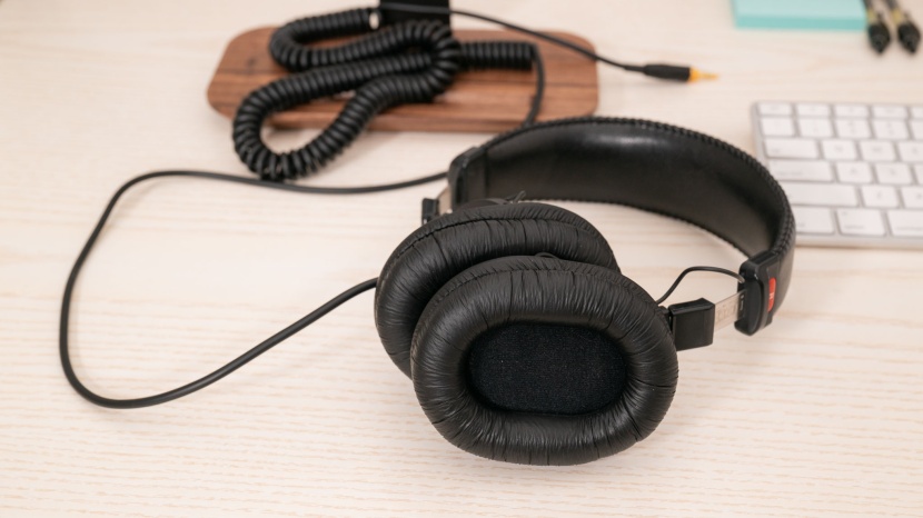 sony mdr-7506 - overall, the cheap materials and awkward fit detract from an...