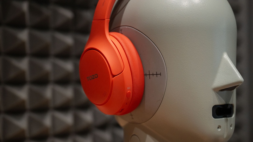 tozo ht2 - darwin is our br&Atilde;&frac14;el &amp;amp; kjaer head simulator, responsible for...