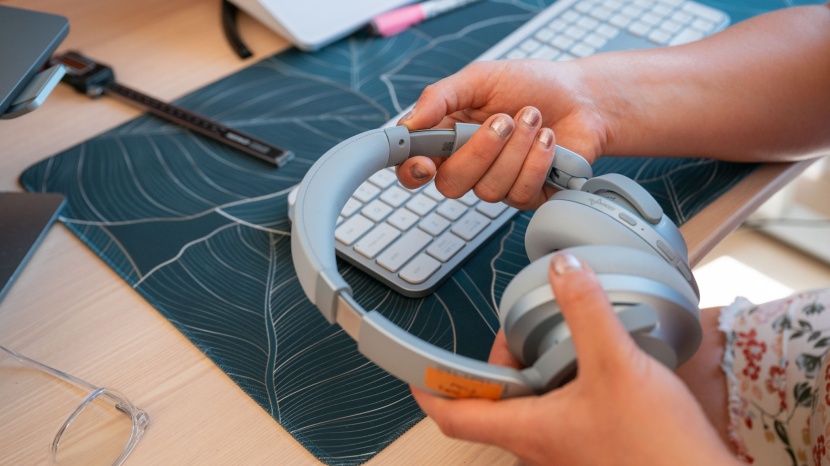 1more sonoflow - in addition to the ultra-soft materials, the headband is reinforced...