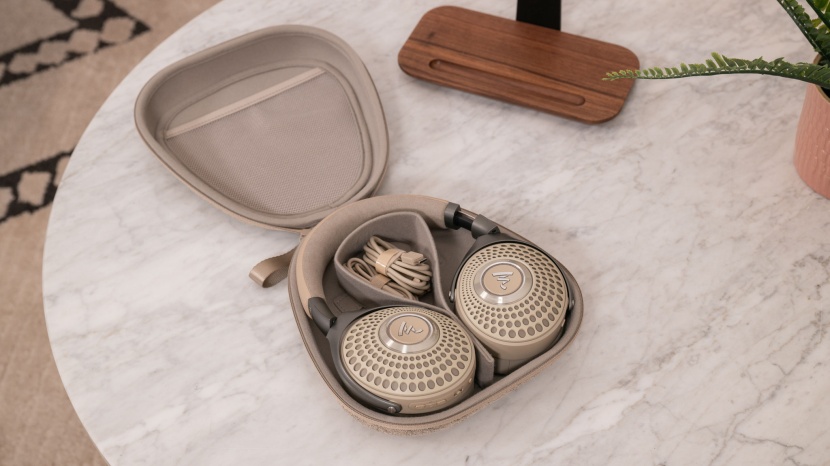 focal bathys - while focal does provide a nice carrying case for travel, it&#039;s hard...