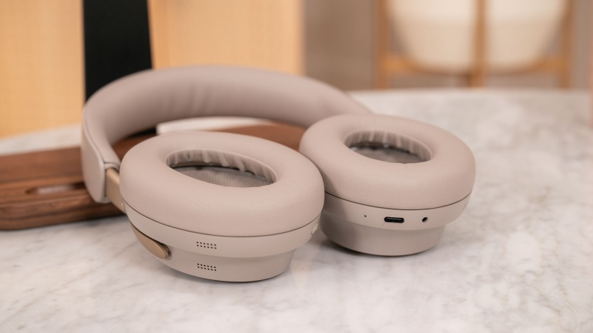 noise cancelling headphones - the quietcomfort ultra has comfortable earcup padding that helps...