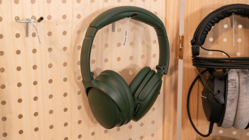 bose quietcomfort - we suggest leaving the quietcomfort on the rack if call quality is...