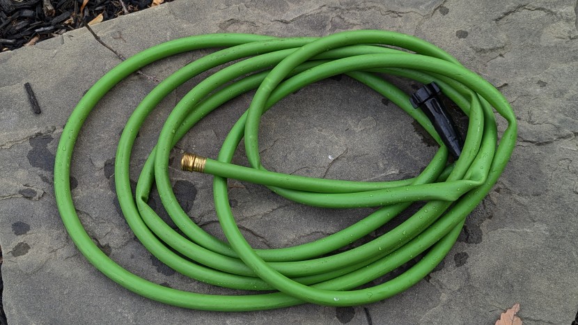 expert gardener light duty - the expert gardener is thin and light but also kinks frequently;...