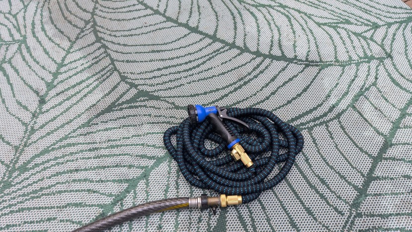 when contracted, expansion hoses are easy to coil up and store.