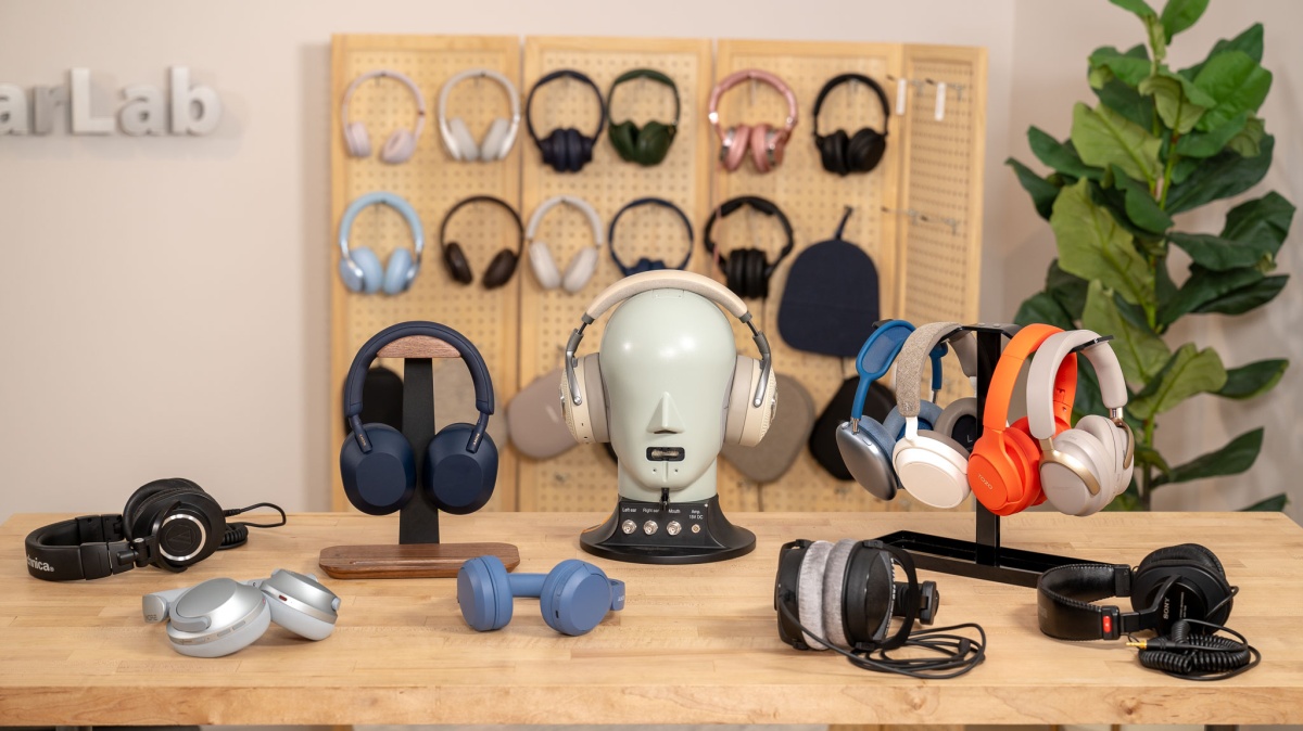 How to Choose Earbuds and Headphones