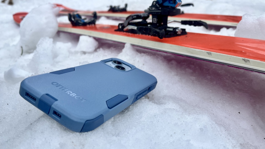 iphone 15 case - the otterbox commuter seamlessly marries durability and elegance...