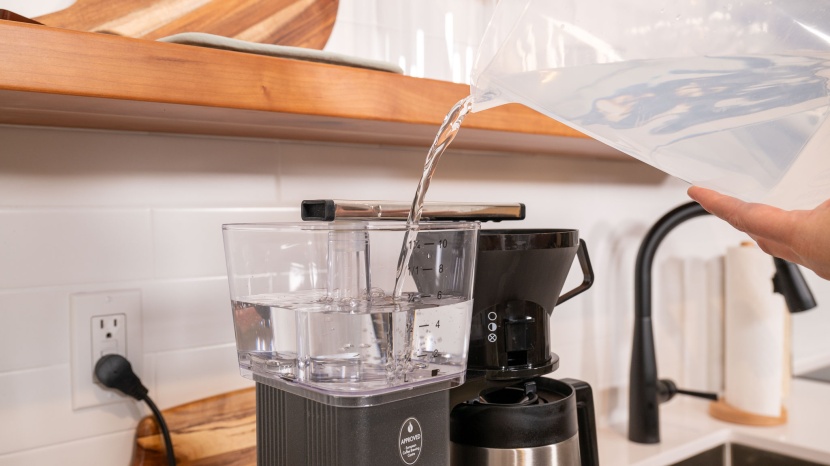 technivorm moccamaster kbt - with the lid removed, the large water tank opening makes filling and...