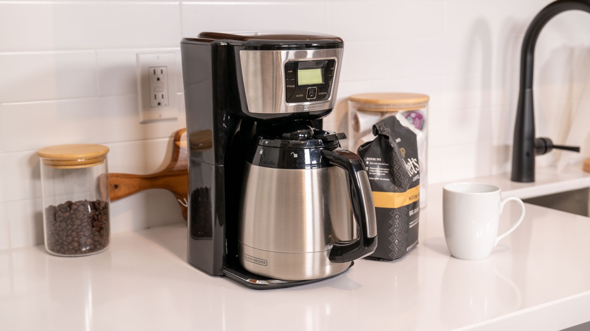 Black+Decker 12-Cup Thermal Review (A classic drip brewer that makes light and neutral coffee.)