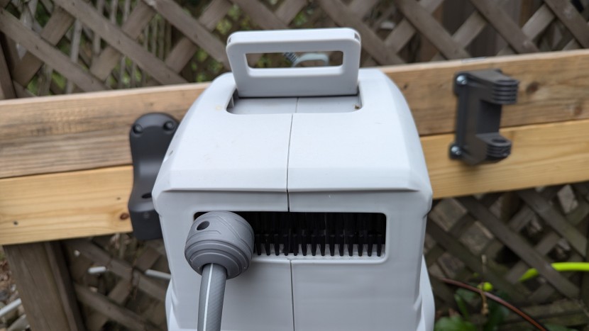 the ayleid's thoughtful features like a fold-flat handle and...