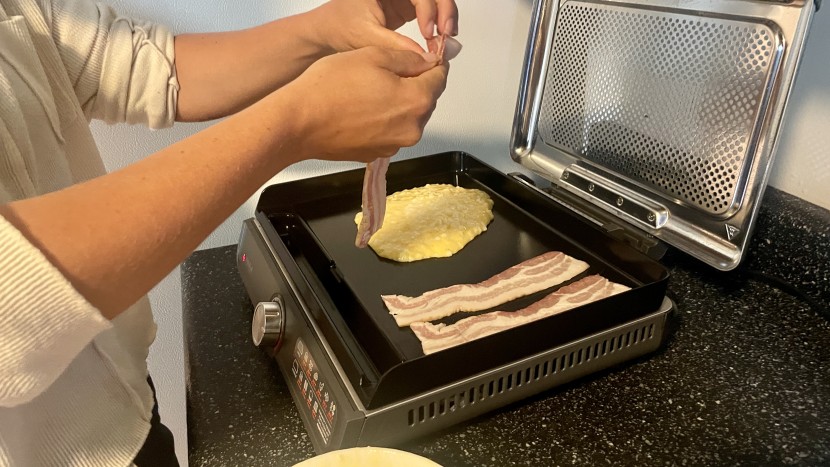 ninja sizzle - the sizzle works perfectly for eggs and bacon, with little to no...