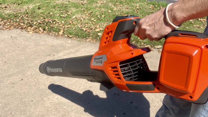 husqvarna leaf blaster 350ib - with a covered intake and balanced weight, the husqvarna did well in...