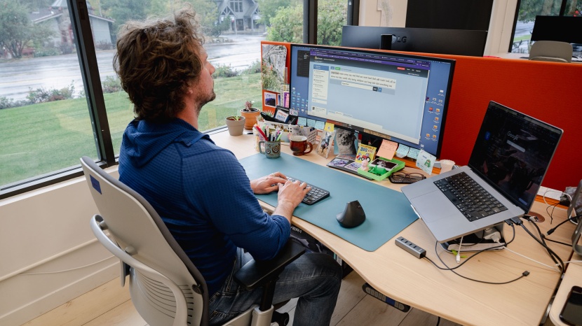 logitech pebble keys 2 k380s - each tester used the pebble keys 2 in a series of typing speed tests...