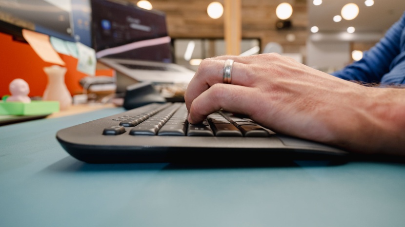 logitech signature k650 - this keyboard&#039;s low profile design and built-in palm rest can be a...