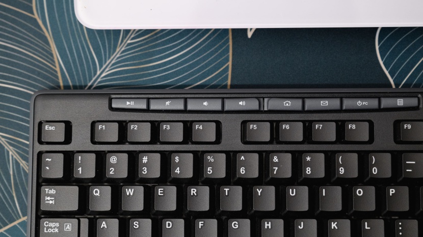 logitech mk270 combo - there is nothing fancy or foreign about the traditional design of...