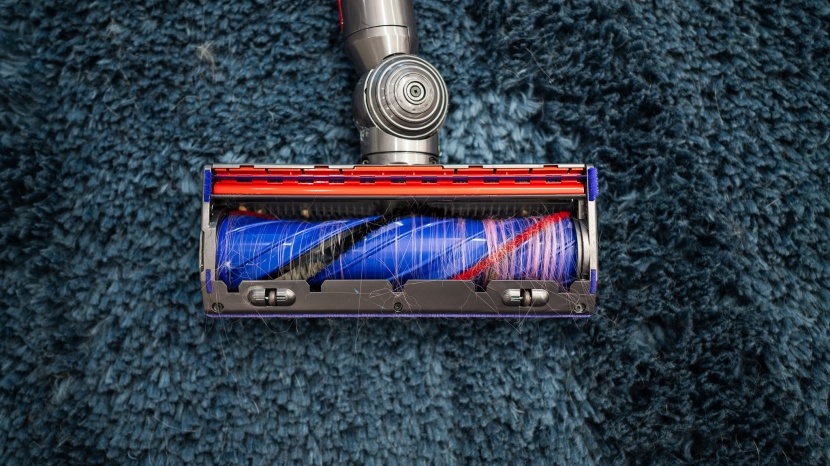 dyson v8 - the dyson motorbar head did a nice job of moving pet hair toward its...