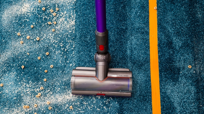 dyson gen5detect - in this carpet test, the gen5 head collected sand, rice, and...