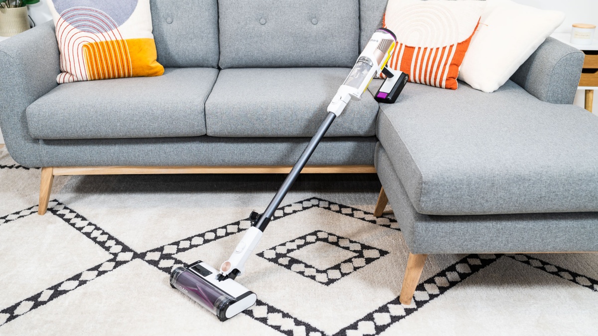 Shark Detect Pro Review (For simple vacuuming chores in relatively clean environments with very low pile flooring or hardwood, the Shark Detect...)