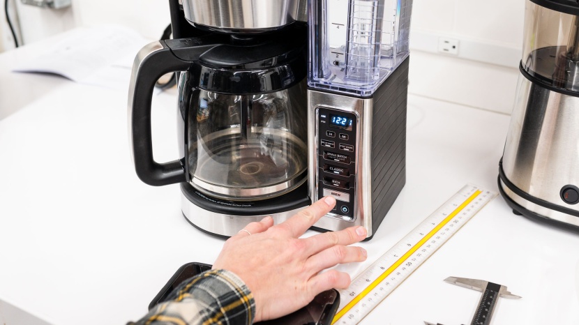 ninja 12-cup programmable ce251 - once you press brew, the magic begins. with the ninja 12-cup, you...