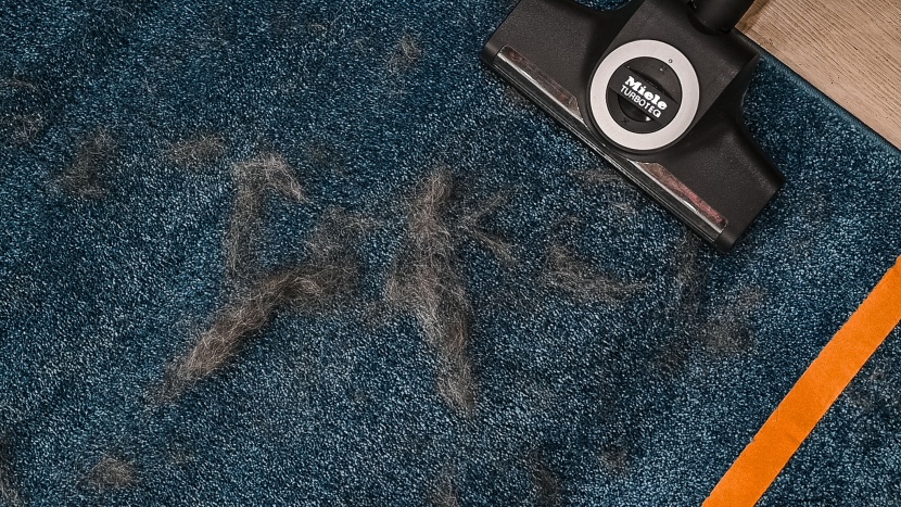 miele complete c3 calima powerline - the miele c3 mostly just pushed the pet hair around, not cleaning up...