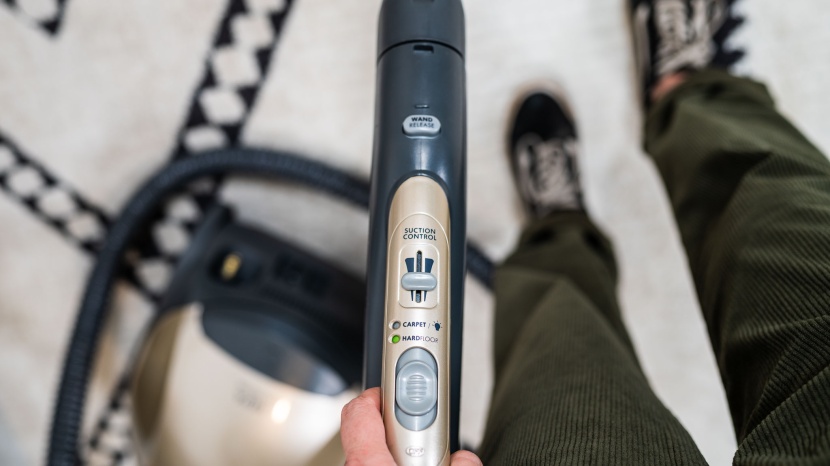 kenmore elite pet friendly - the suction control and carpet/hard floor settings are conveniently...