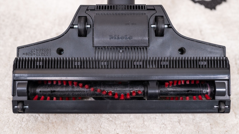 miele complete c3 calima powerline - the spinning brush head helps pull in debris from low-pile carpet.