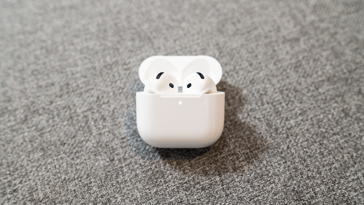 Apple AirPods 4th Gen Review