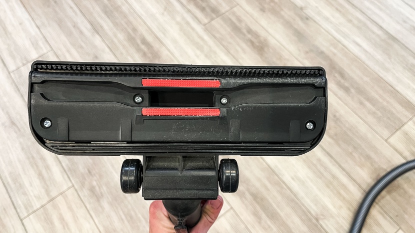 koblenz centauri - the hole underneath the head is very small compared to others in the...