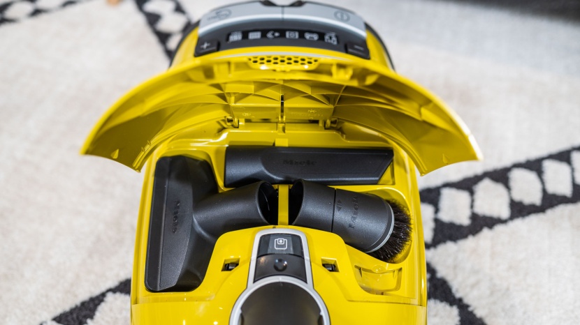 the c3 has nice internal storage for its useful attachments.