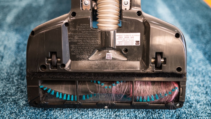 kenmore intuition 3-in-1 - the aggressive bristles catch and keep hair.