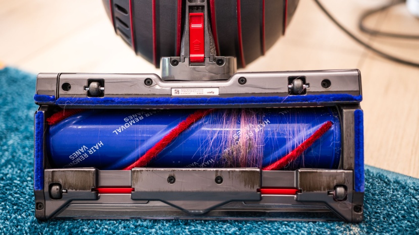 dyson ball animal 3 extra - after 12 seconds, this model showed some hair wrap; however, that&#039;s...