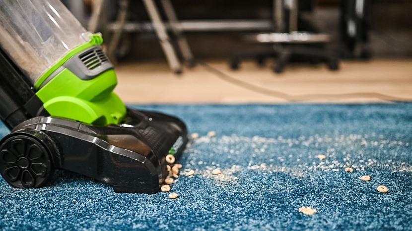 upright vacuum - the eureka airspeed not only plowed the larger crumbs, but was never...