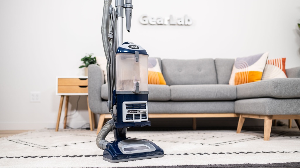 Shark Navigator Lift Away Deluxe NV360 Review | Tested